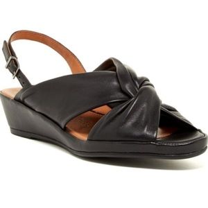 L'Amour Des Pieds COLLECTION Burkett Wedge Size 8.5 Medium